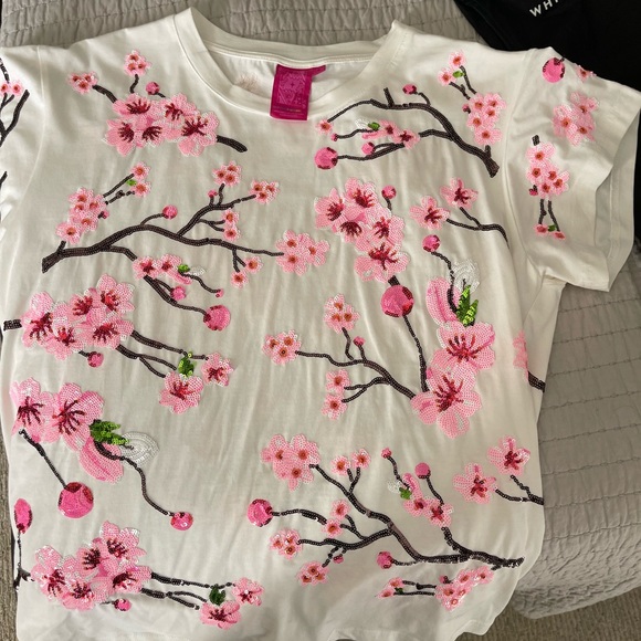 QUEEN OF SPARKLES White Tee with Pink Floral Design - Picture 1 of 4